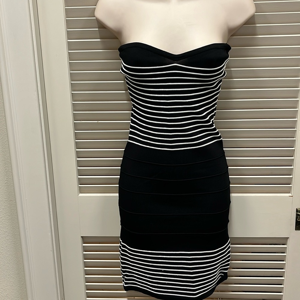 Bebe Black & White Strapless Dreess